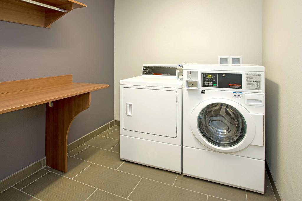 Quality Inn & Suites Caldwell I-77 Екстериор снимка