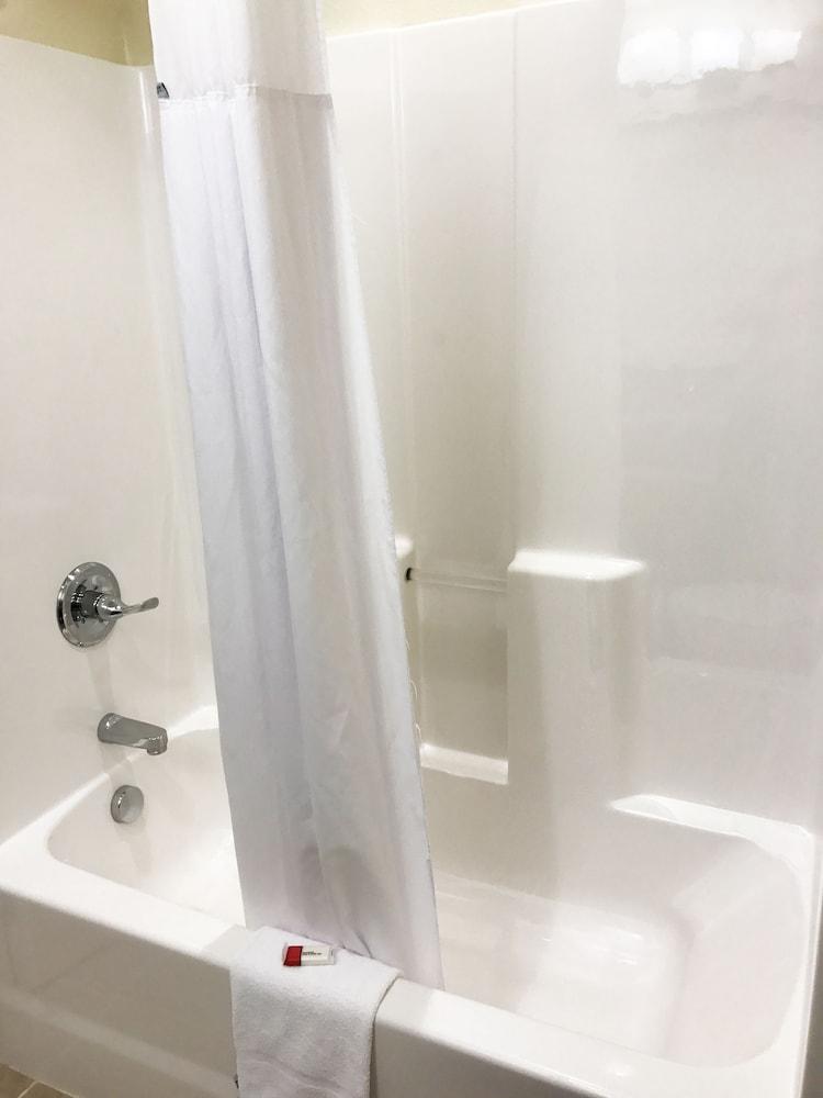 Quality Inn & Suites Caldwell I-77 Екстериор снимка